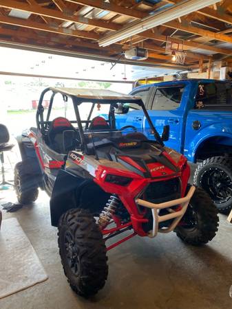 Photo 2022 Polaris Rzr 1000 xp Premium with ride command, 500 easy miles $24,000