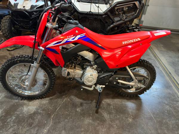 Photo 2023 Honda crf110f $3,500