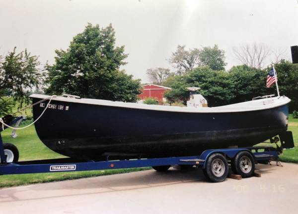 26 1988 Navy Whale Boat $16,750