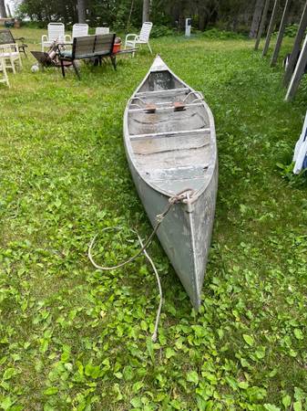 Photo AlumaCraft Canoe $300