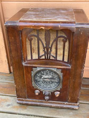 Photo Antique 1936 Zenith 6 volt Console Farm Radio $175