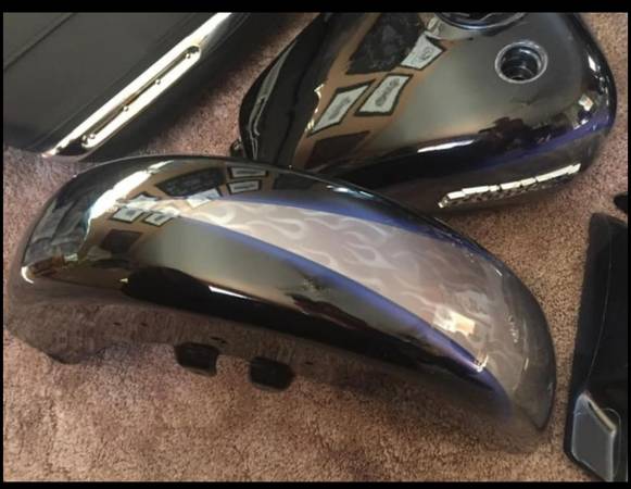 Photo HARLEY 2008 Roadking Screamin Eagle Paint Set and Leather Bags $2,500