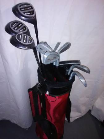 Photo South Bay Ace 2000 RH Set Of Golf Clubs With Bag $85