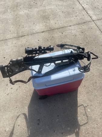 Photo Stryker crossbow $450