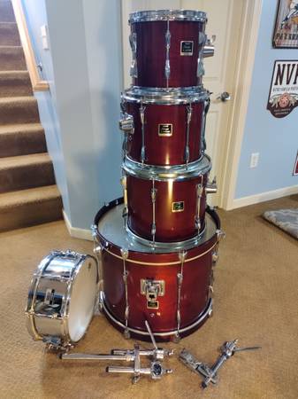 Photo Yamaha Stage Custom Drum Set $450