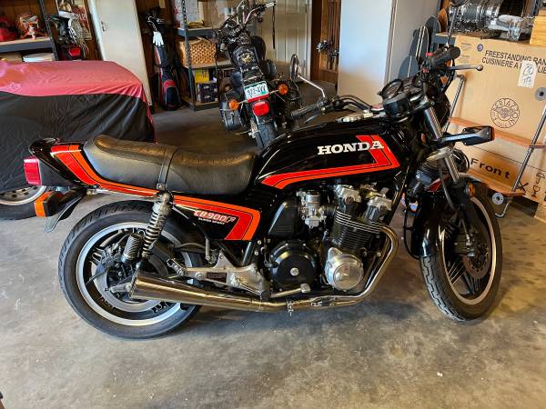 Photo 1982 Honda CB900F Super Sport $6,200