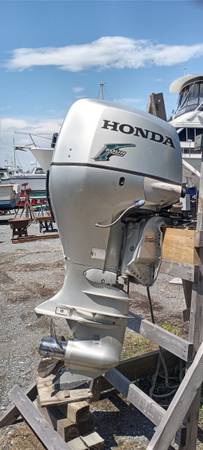 Photo 2009 honda bf150 outboard $4,000