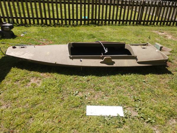 Photo Custom Duck Boat 11ft.wfast grass $1,200
