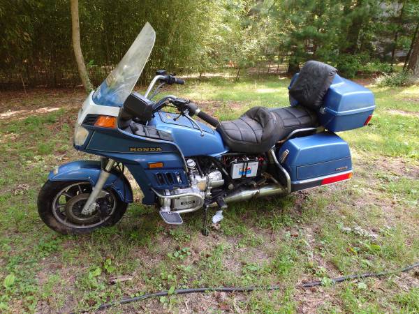 Photo GL1200 Honda goldwing $900