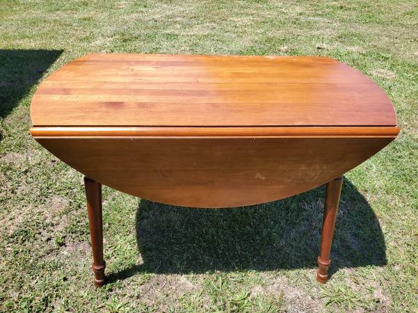 Photo Reduced TELL CITY TABLE $350