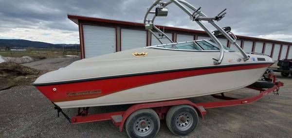 1996 Crownline 225 Bowrider Boat $10,000