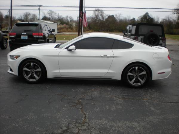 Photo 2016 Ford Mustang - $16,500 (Columbia KY)