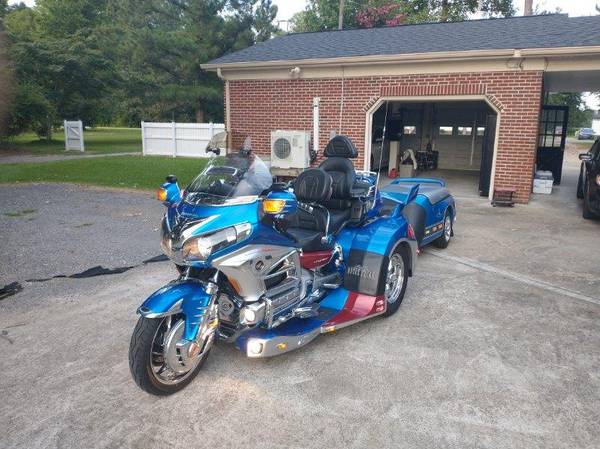Photo 2012 Fully Equipped Goldwing Trike for sale $31,000