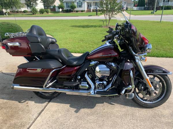 Photo 2015 Harley Ultra Limited $13,000