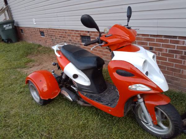 Photo 3 Wheeler motorcycle $850