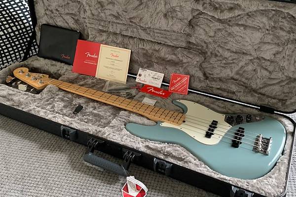 Photo Fender American Professional Jazz Bass Maple Fretboard Sonic Grey  Ca $950