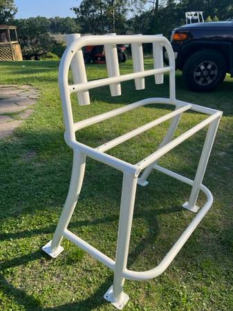 Photo leaning post white boat seat $800