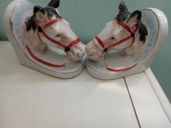 Photo Vintage Horse head Bookends $20