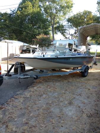Photo 19ft KENNER Center Console $6,500