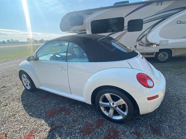 Photo 2007 Volkswagen Beetle Convertible - $5,700 (Mount Vernon, TX)