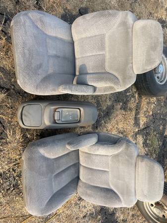 Photo 88-98 chevy gmc truck grey bucket seats $400
