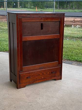 Photo Antique Twin Size Murphy Bed $565