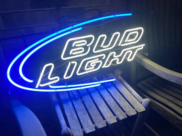 Photo BUD-LIGHT Neon Sign 30x17 $225