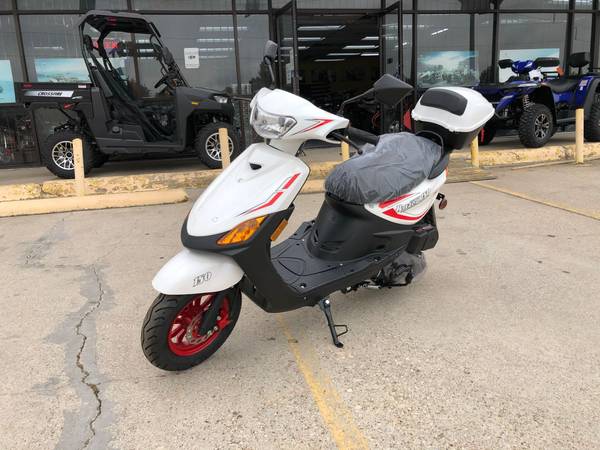 Photo Brand New Razor 150cc Streer Legal Moped Scooter For Sale - $995 (Open daily 10am-6pm - Come Today 161 PowerSports)