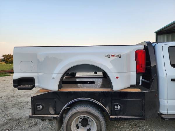 Photo Truck bed 23 XL F350 8 dually white $2,500