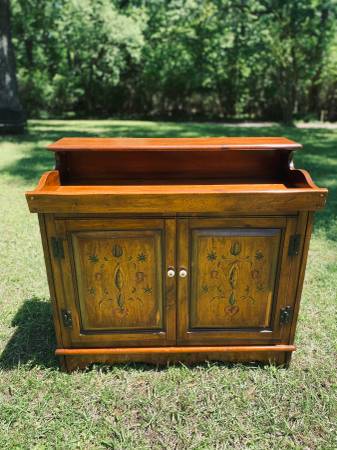 Photo Unique Solid Wood Dry Sink  Stereo Cabinet $165