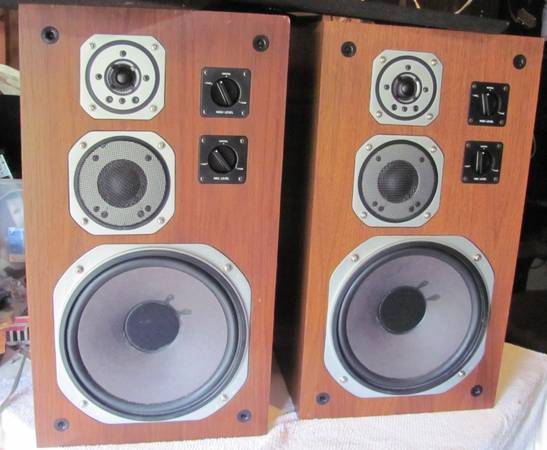 Photo Yamaha NS-670 Vintage Speakers $400
