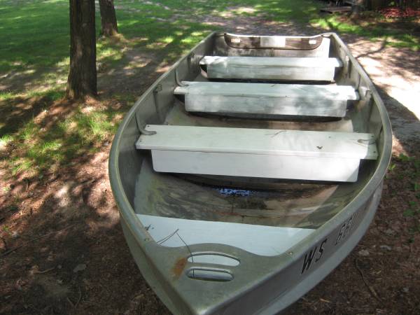 Photo 14ft alumacraft boat $140