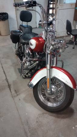 Photo 2005 Harley Softail deluxe fuel injected $10,500
