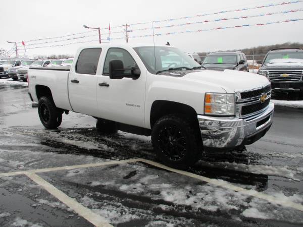 Photo 2013 chevrolet 2500hd diesel crew short 4x4 clean out state 4wd - $25,995 (HWY 8 Forest Lake MN)