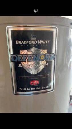 Photo Bradford White 40 gal LP Water Heater $250