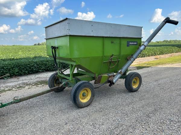 Photo ParkerJD Seed tender wagon $1,950