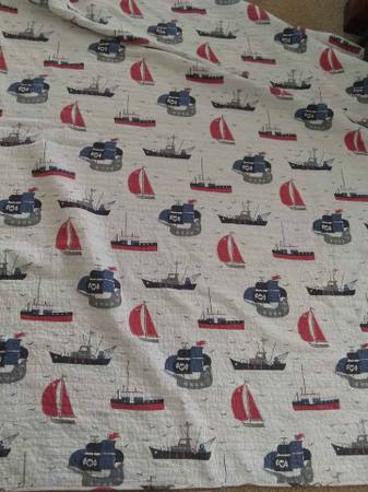Photo Reversible full size quilt-boats and navyred pattern $10