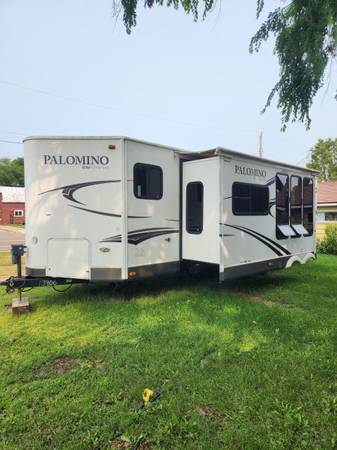 Photo Travel Trailer Forest River Palomino $11,000