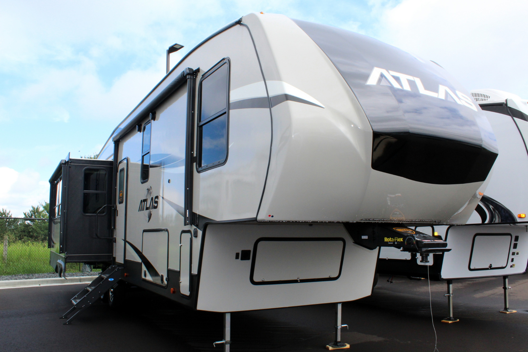 2020 Dutchmen ATLAS 3172RLKB 45995 RV, RVs for Sale Eau Claire