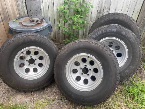 Photo Jeep Wrangler wheelstires. $350