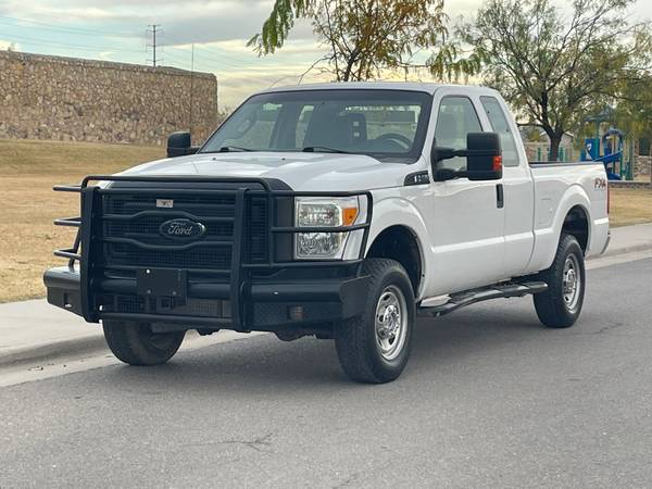 Photo 2015 FORD F250 4X4 6.2L V8 GAS CLEAN TITLE ONE OWNER RUNS GREAT - $19,995 (CARRERA MOTORS 5940 DONIPHAN EL PASO TX)