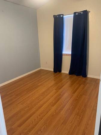 Photo Beautiful three-bedroom, one-bath, two-story home, private streets $900