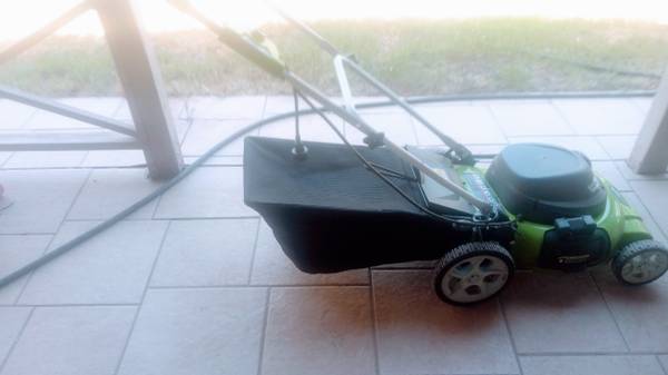 Photo GREEN WORKS CORDED ELECTRIC LAWN MOWER