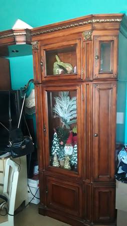 Photo Large entertainment center with two towers $500