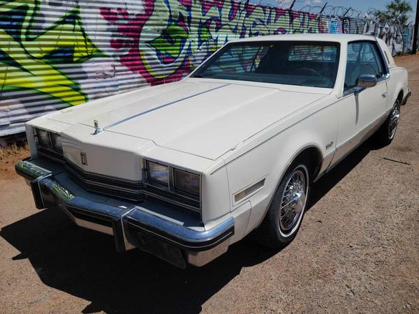 Photo NICE SUPER CLEAN 1985 Oldsmobile Toronado $4,000
