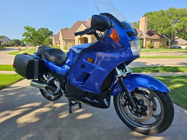Photo 2001 KAWASAKI CONCOURS - SUPER CLEAN - FULLY SERVICED $3,500