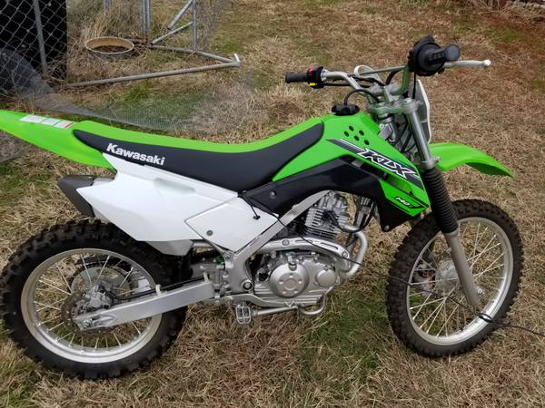 Photo 2016 KLX 140L Kawasaki dirt bike for sale $2,500