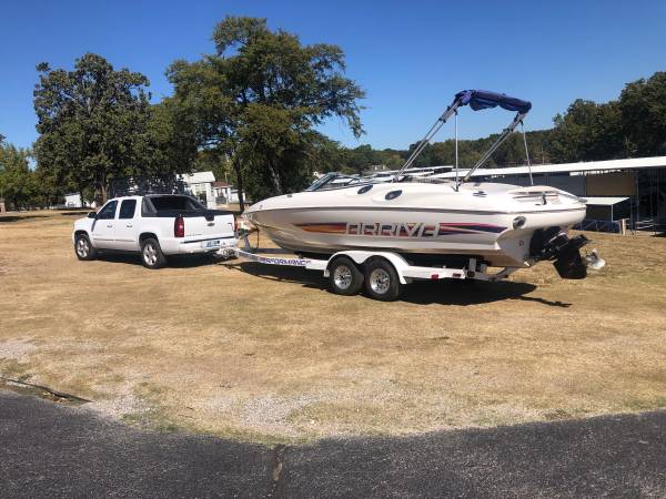 Boat For Sale 25.5 Ft with trailer $15,900