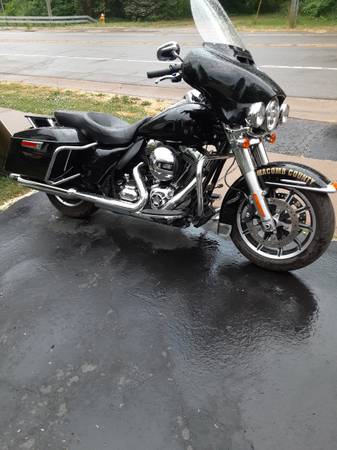 Photo 2016 Electra Glide $13,000