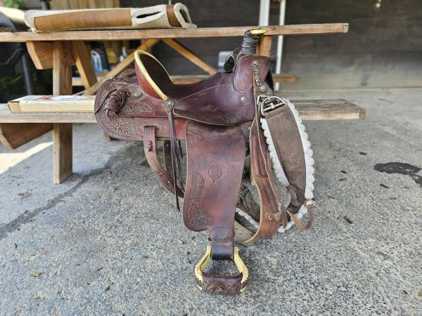 Photo Colorado Saddlery 0-270 high back saddle $600